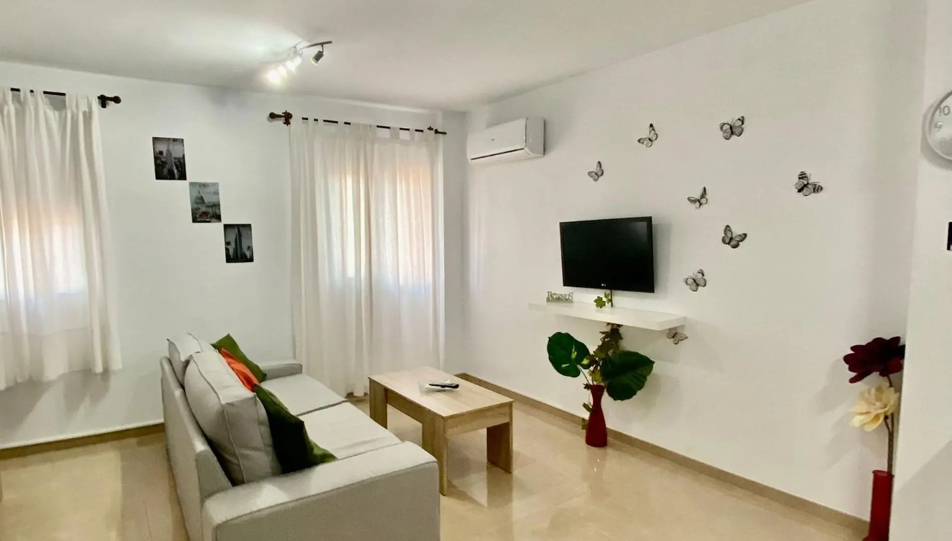 “Smile Nerja” Chic Apartment With Wifi, 4 Guests 0*, Nerja