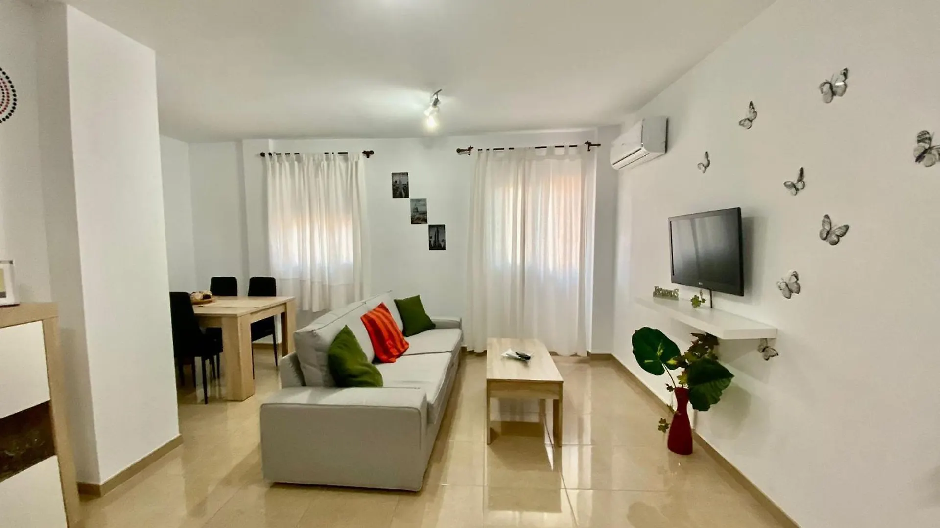 “Smile Nerja” Chic Apartment With Wifi, 4 Guests  Nerja