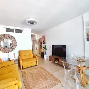 https://ocean-view-apartment-costa-adeje-tenerife-38660.in-canary-islands.com