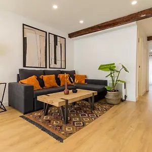 https://apartamento-de-diseno-en-el-corazon-de-santander.bilbaohotelsspain.com